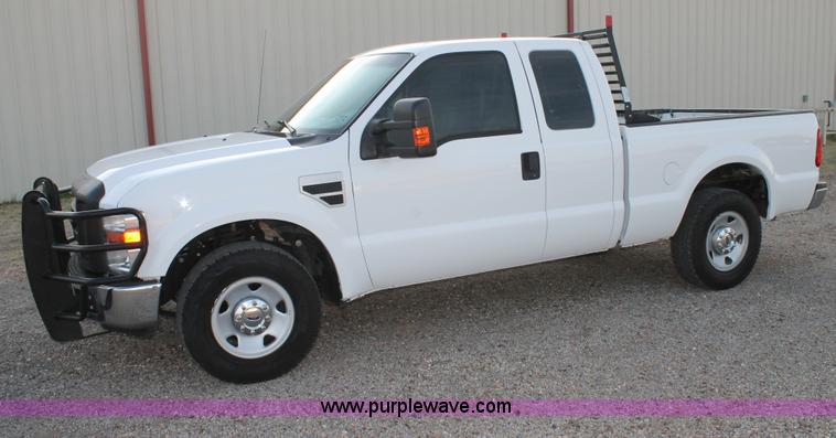 image for item C3829 2008 Ford F250 Super Duty SuperCab pickup truck