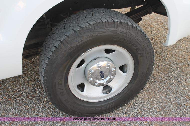image for item C3829 2008 Ford F250 Super Duty SuperCab pickup truck