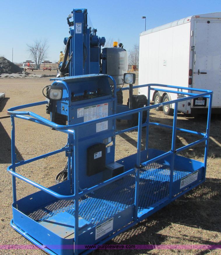 image for item E5452 2012 Genie Z-60/34 articulated boom lift