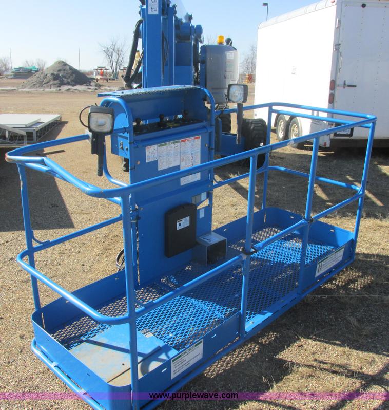 image for item E5452 2012 Genie Z-60/34 articulated boom lift