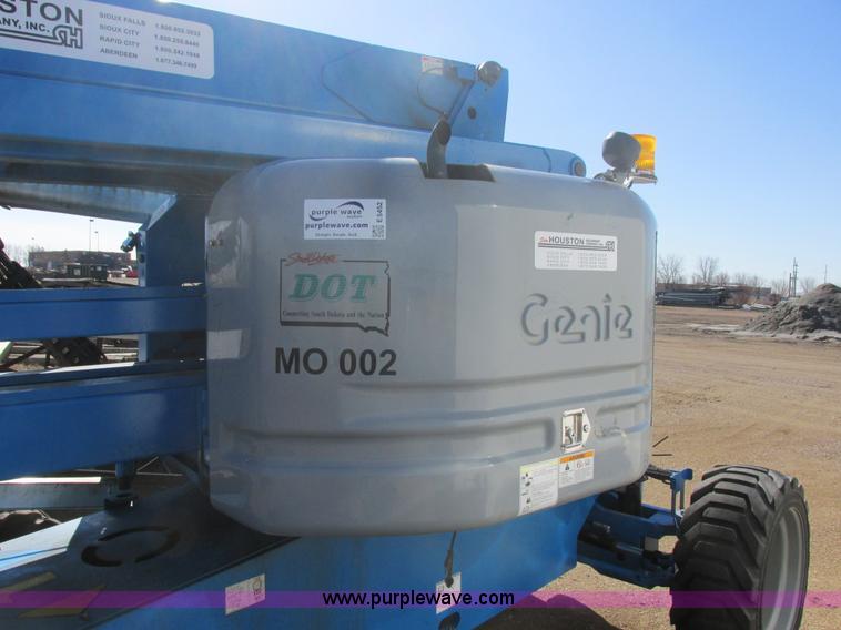 image for item E5452 2012 Genie Z-60/34 articulated boom lift