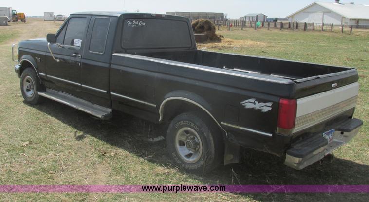 image for item E5493 1995 Ford F150 XLT SuperCab pickup truck