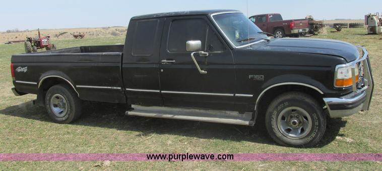 image for item E5493 1995 Ford F150 XLT SuperCab pickup truck