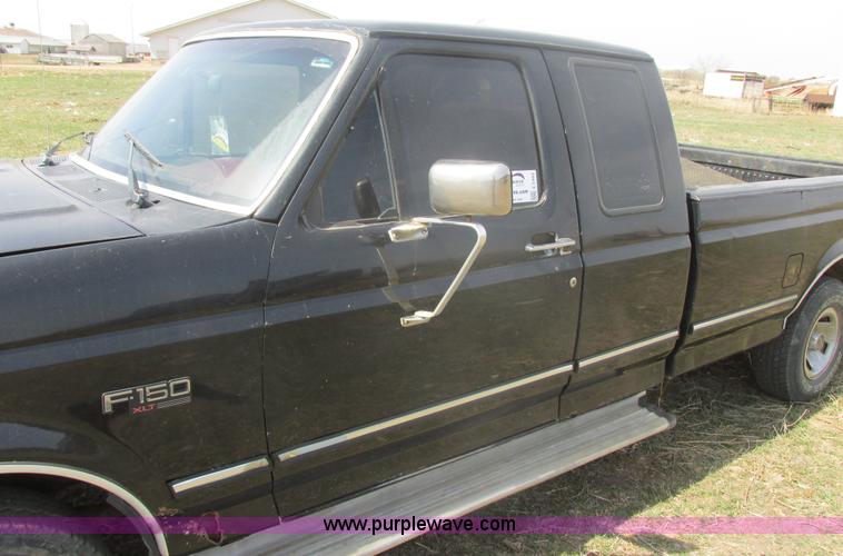 image for item E5493 1995 Ford F150 XLT SuperCab pickup truck