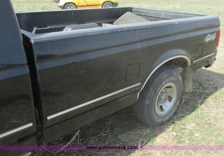 image for item E5493 1995 Ford F150 XLT SuperCab pickup truck