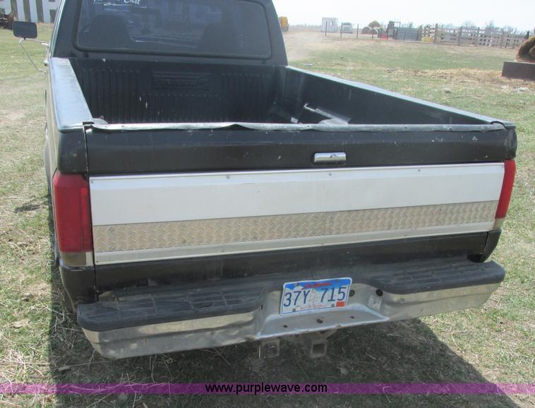 image for item E5493 1995 Ford F150 XLT SuperCab pickup truck