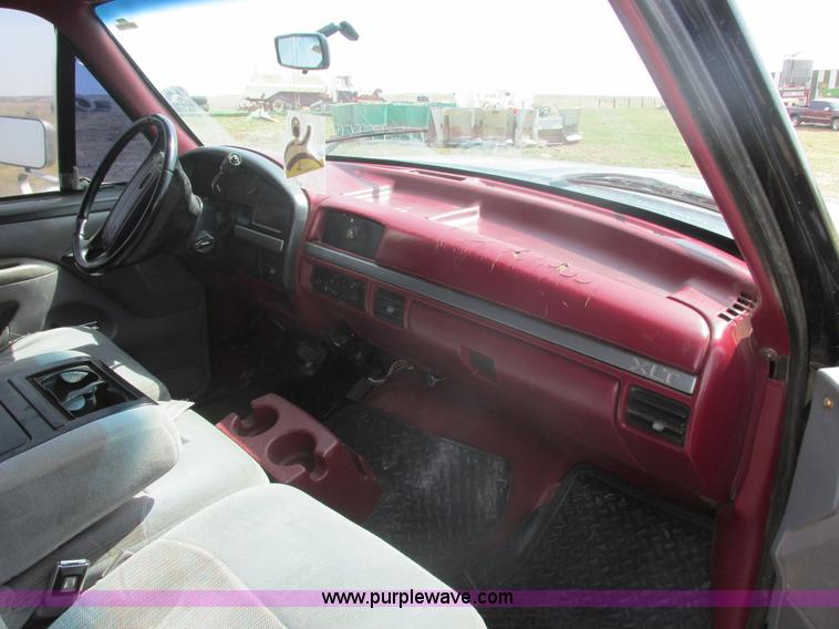 image for item E5493 1995 Ford F150 XLT SuperCab pickup truck