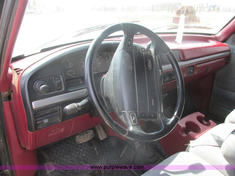 image for item E5493 1995 Ford F150 XLT SuperCab pickup truck