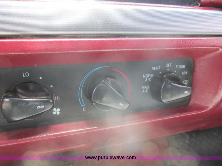 image for item E5493 1995 Ford F150 XLT SuperCab pickup truck