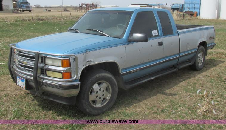 image for item E5495 1995 Chevrolet Silverado 1500 Ext. Cab pickup truck