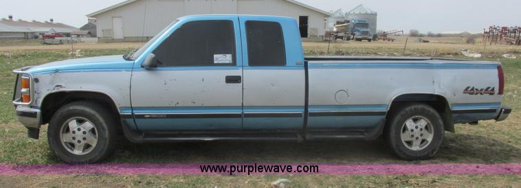 image for item E5495 1995 Chevrolet Silverado 1500 Ext. Cab pickup truck