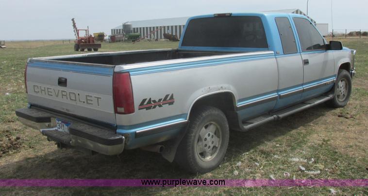 1995 Chevrolet Silverado 1500 Ext. Cab pickup truck in Olivet, SD