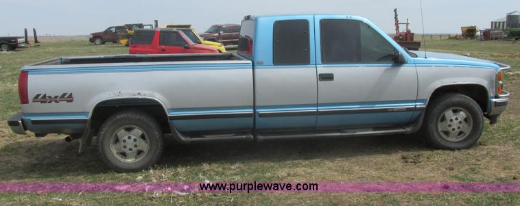 image for item E5495 1995 Chevrolet Silverado 1500 Ext. Cab pickup truck