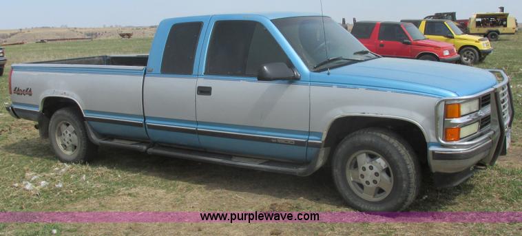 image for item E5495 1995 Chevrolet Silverado 1500 Ext. Cab pickup truck