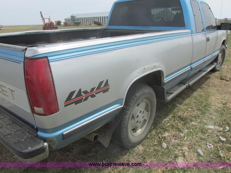 image for item E5495 1995 Chevrolet Silverado 1500 Ext. Cab pickup truck