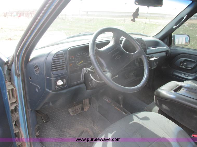 image for item E5495 1995 Chevrolet Silverado 1500 Ext. Cab pickup truck