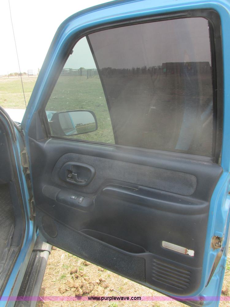 image for item E5495 1995 Chevrolet Silverado 1500 Ext. Cab pickup truck