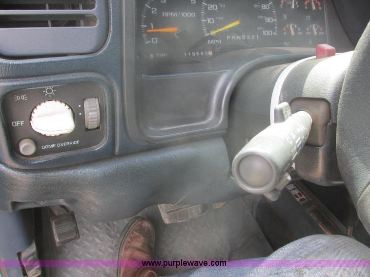 image for item E5495 1995 Chevrolet Silverado 1500 Ext. Cab pickup truck