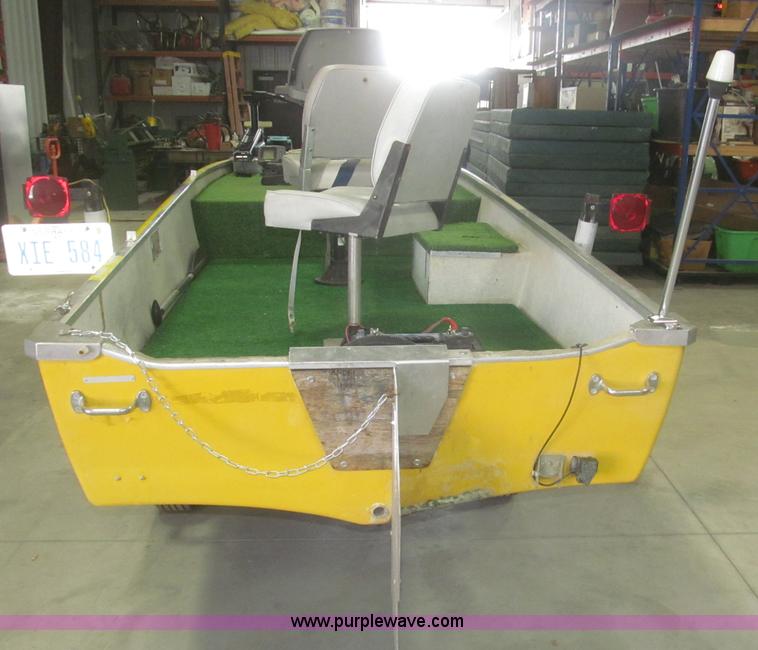 image for item F7352 1973 Appleby 14.5' boat