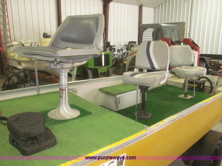 image for item F7352 1973 Appleby 14.5' boat