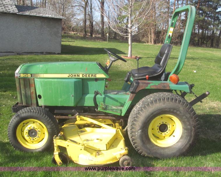 image for item F7354 1990 John Deere 955 MFWD tractor