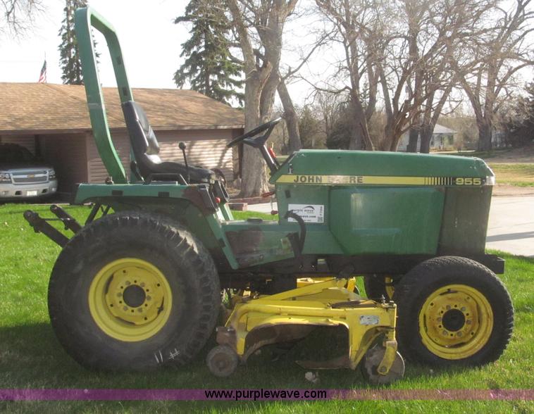 image for item F7354 1990 John Deere 955 MFWD tractor