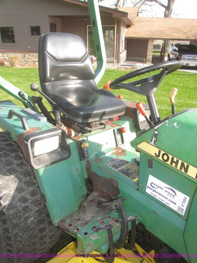 image for item F7354 1990 John Deere 955 MFWD tractor