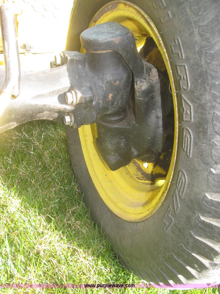 image for item F7354 1990 John Deere 955 MFWD tractor