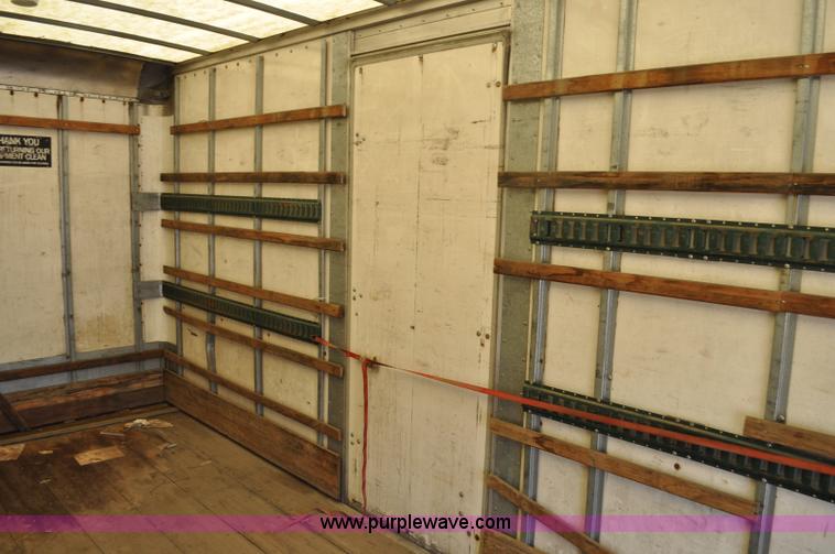 image for item G6459 2004 International DuraStar 4300 box truck