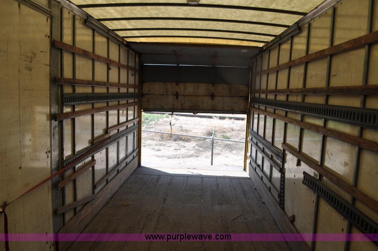 image for item G6459 2004 International DuraStar 4300 box truck