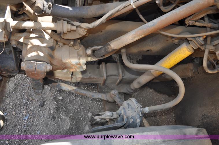 image for item G6460 1986 International 2375 box truck