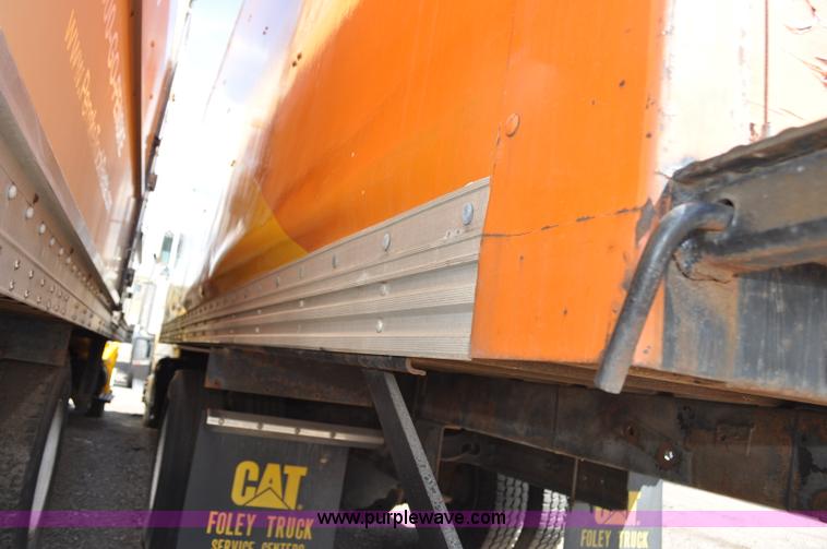 image for item G6460 1986 International 2375 box truck