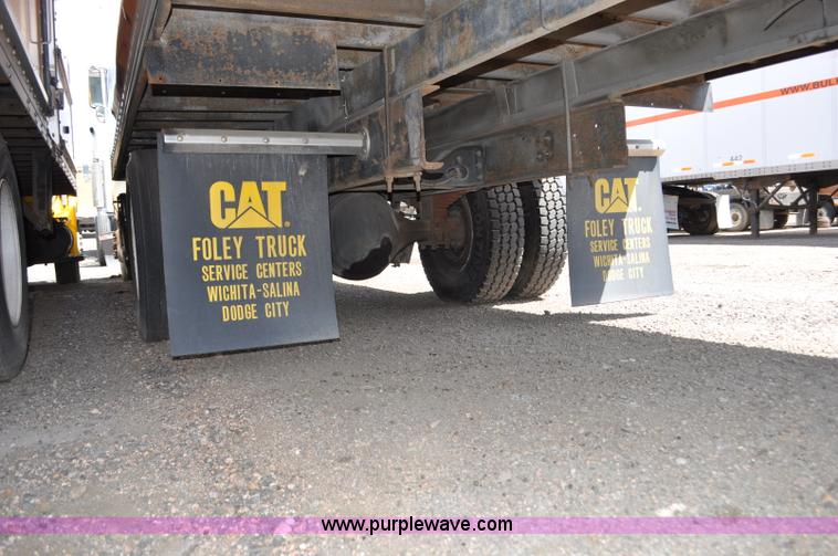 image for item G6460 1986 International 2375 box truck