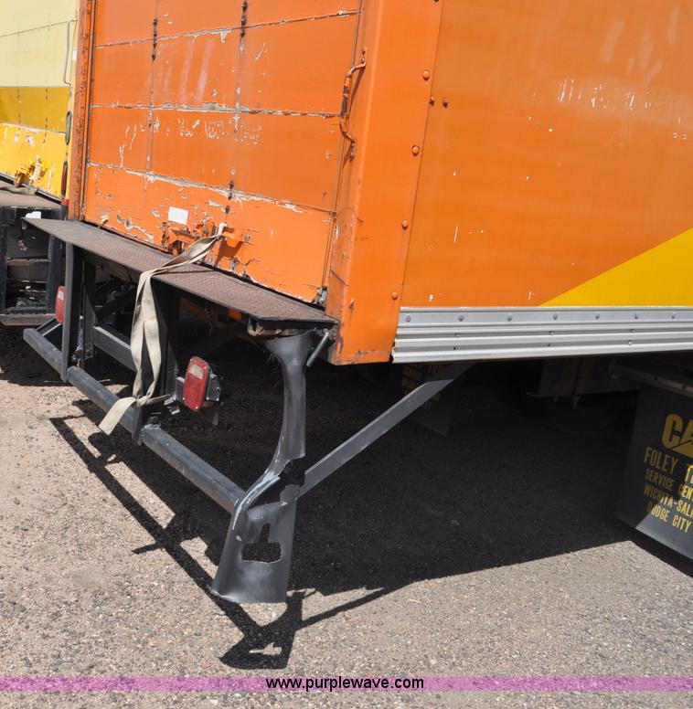 image for item G6460 1986 International 2375 box truck