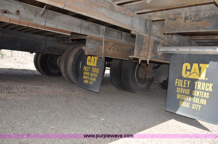 image for item G6460 1986 International 2375 box truck