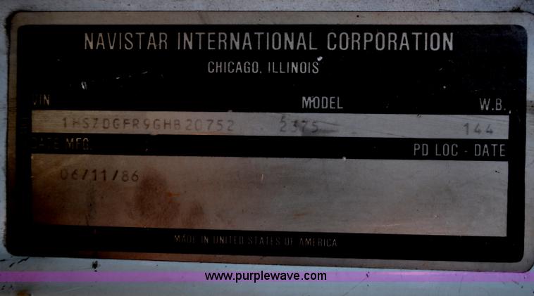 image for item G6460 1986 International 2375 box truck