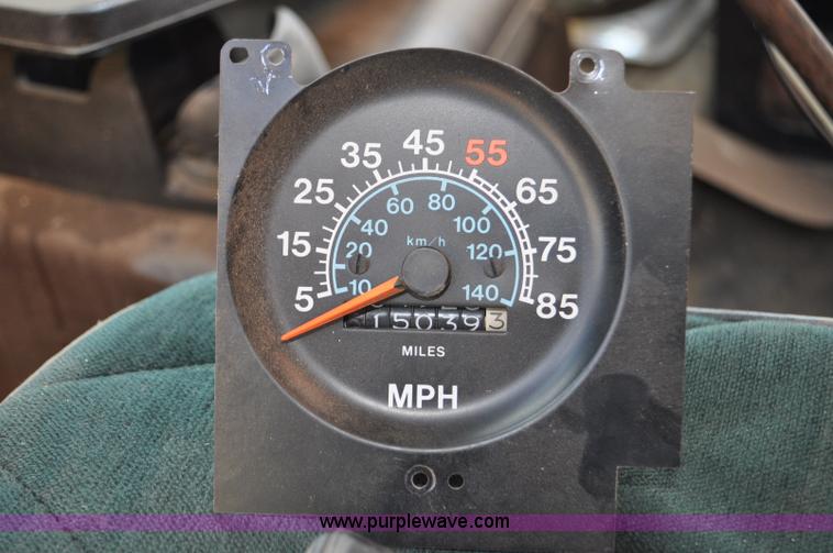 image for item G6460 1986 International 2375 box truck