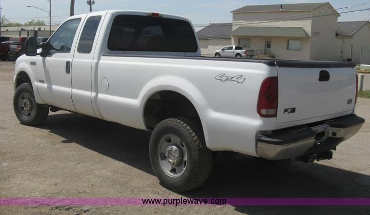 image for item G8334 2005 Ford F250 Super Duty XL SuperCab pickup truck