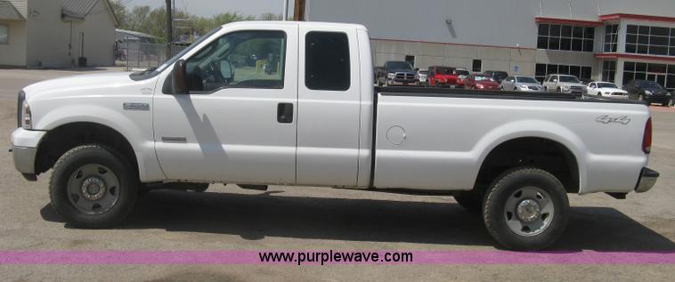 image for item G8334 2005 Ford F250 Super Duty XL SuperCab pickup truck
