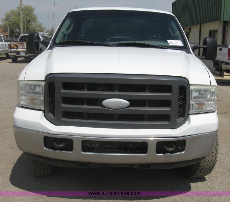 image for item G8334 2005 Ford F250 Super Duty XL SuperCab pickup truck