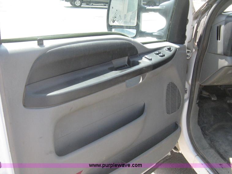 image for item G8334 2005 Ford F250 Super Duty XL SuperCab pickup truck