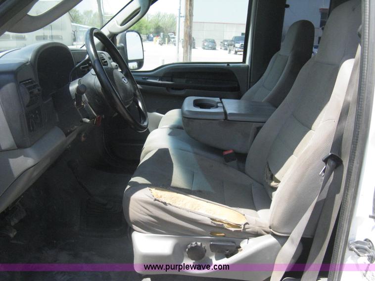 image for item G8334 2005 Ford F250 Super Duty XL SuperCab pickup truck