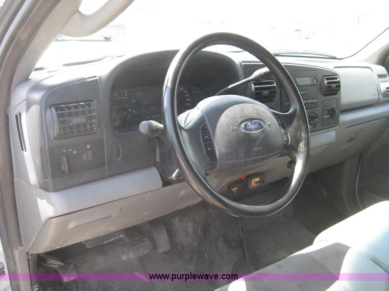 image for item G8334 2005 Ford F250 Super Duty XL SuperCab pickup truck