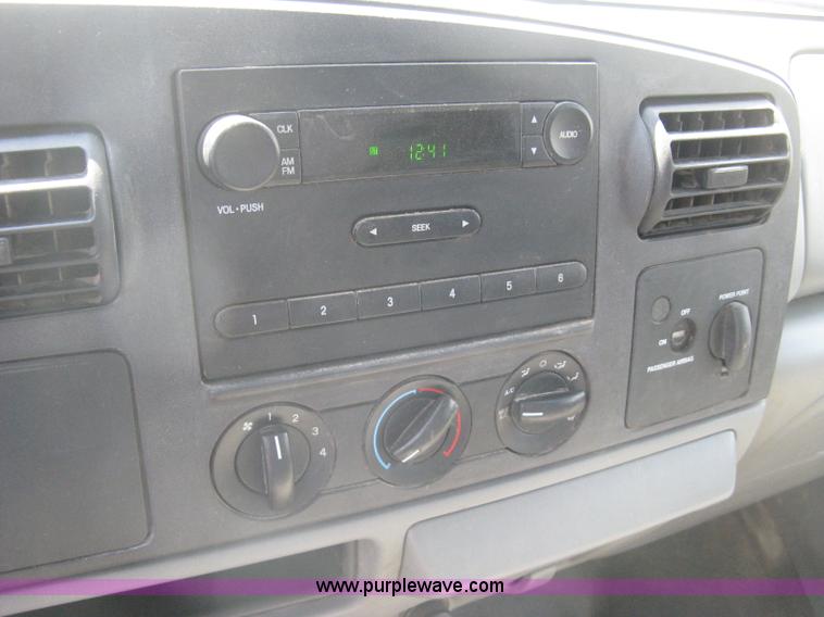 image for item G8334 2005 Ford F250 Super Duty XL SuperCab pickup truck