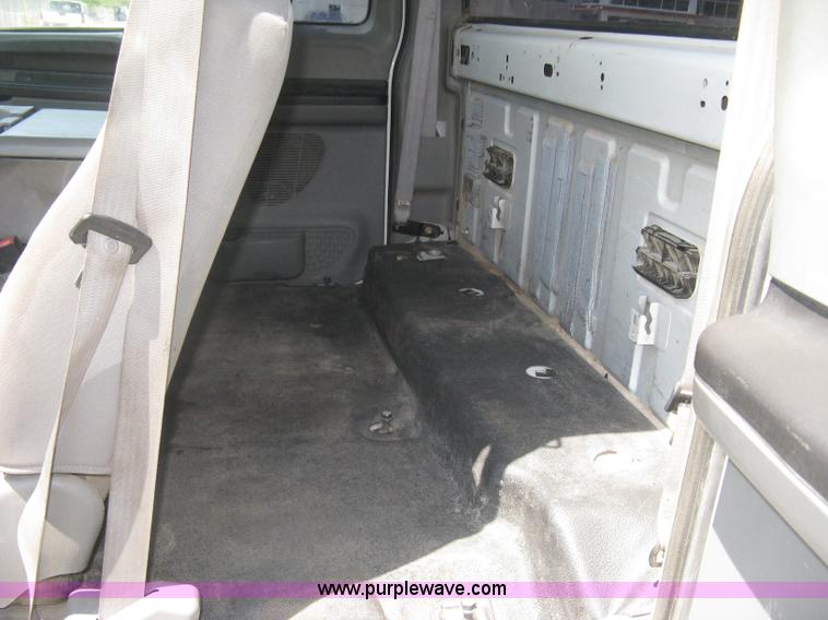 image for item G8334 2005 Ford F250 Super Duty XL SuperCab pickup truck