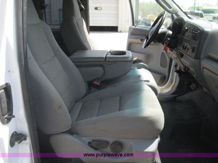 image for item G8334 2005 Ford F250 Super Duty XL SuperCab pickup truck