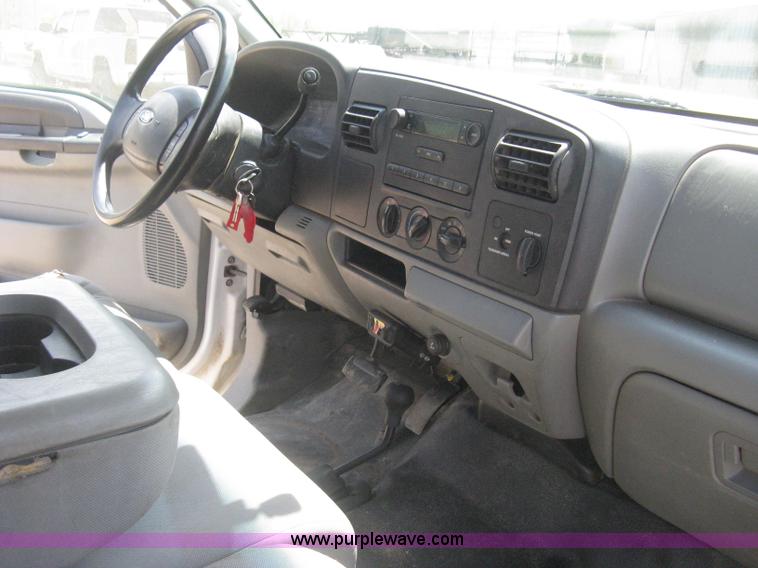 image for item G8334 2005 Ford F250 Super Duty XL SuperCab pickup truck