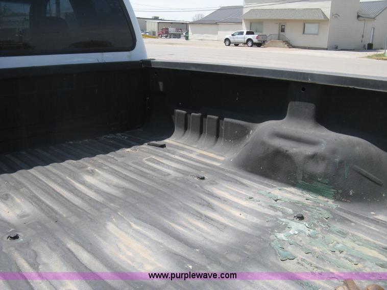 image for item G8334 2005 Ford F250 Super Duty XL SuperCab pickup truck