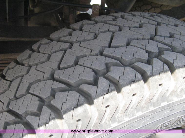 image for item G8334 2005 Ford F250 Super Duty XL SuperCab pickup truck