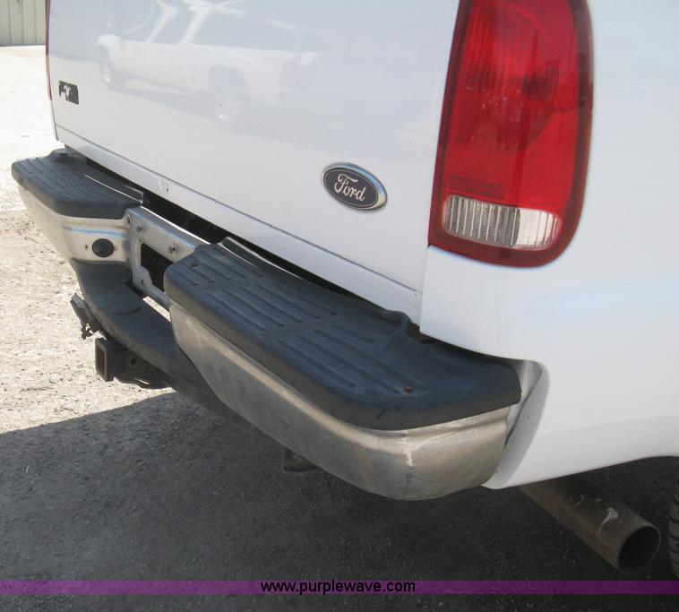 image for item G8334 2005 Ford F250 Super Duty XL SuperCab pickup truck